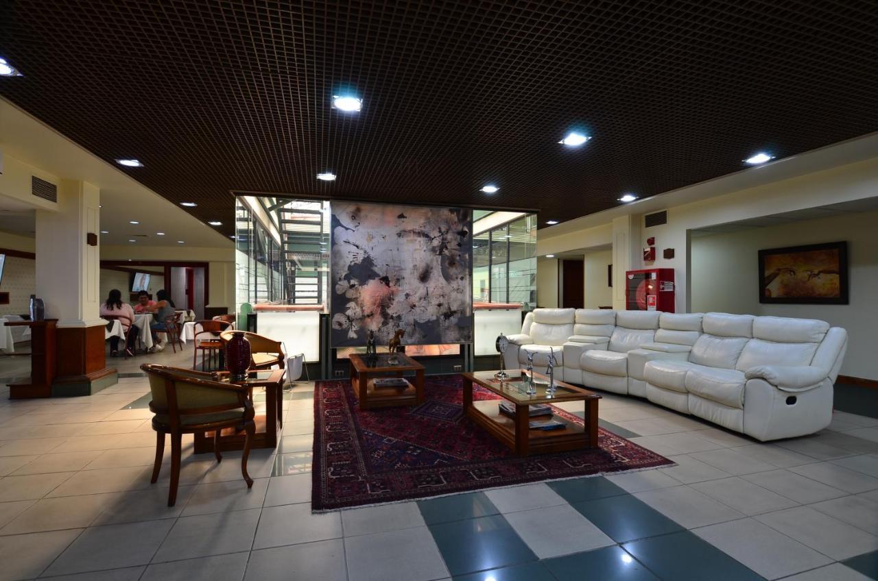 Tur Hotel Santiago Exterior photo